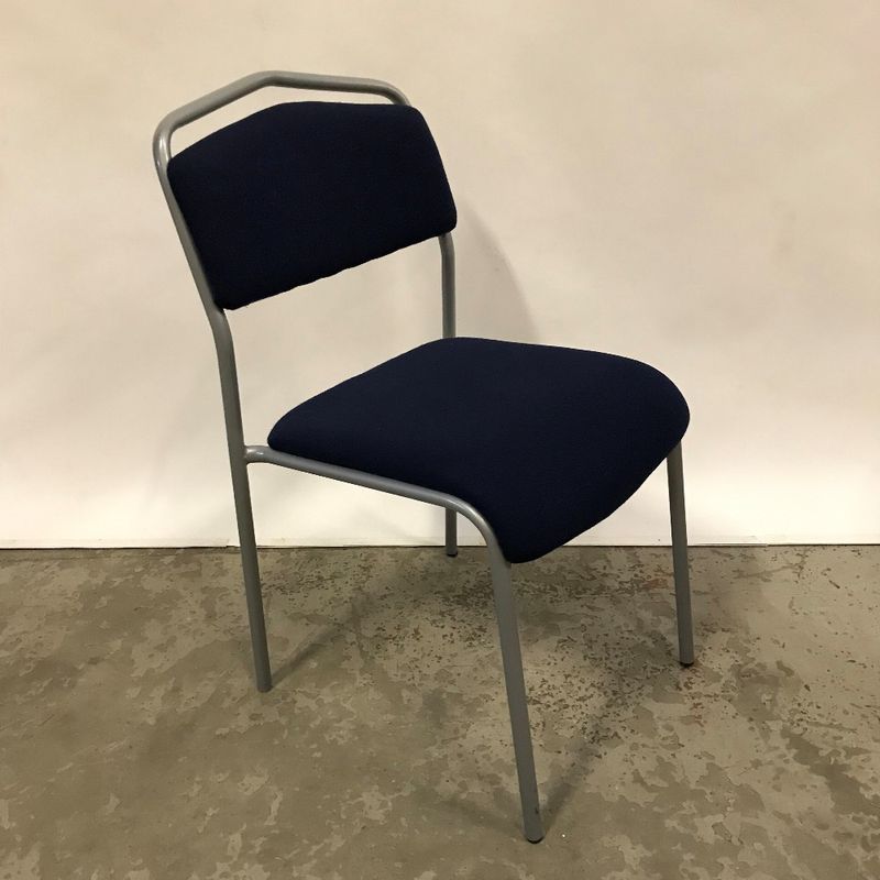 Stol Särna blå med silverfärgade ben - begagnad