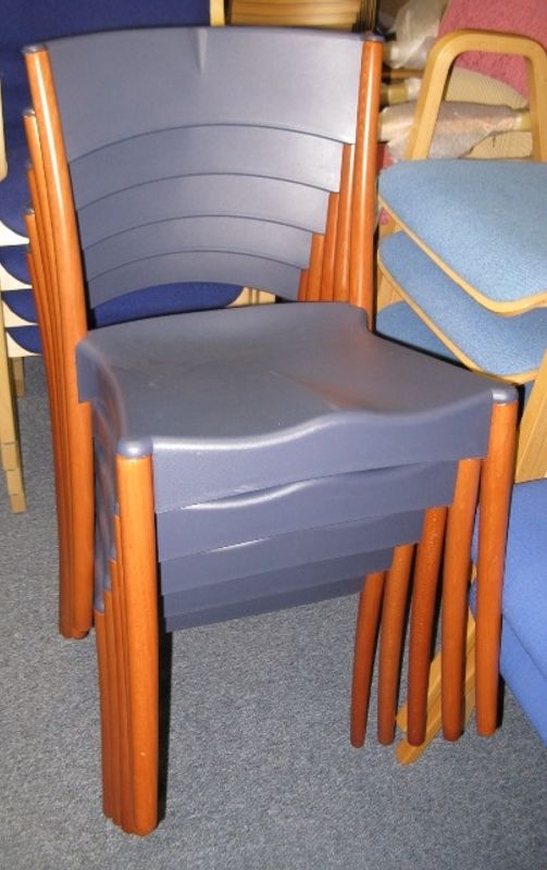 Stapelbar stol POP