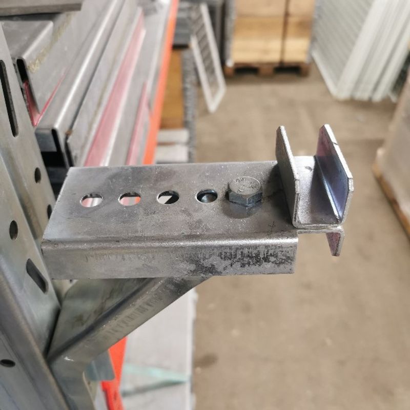 Rasskyddskonsol - begagnad