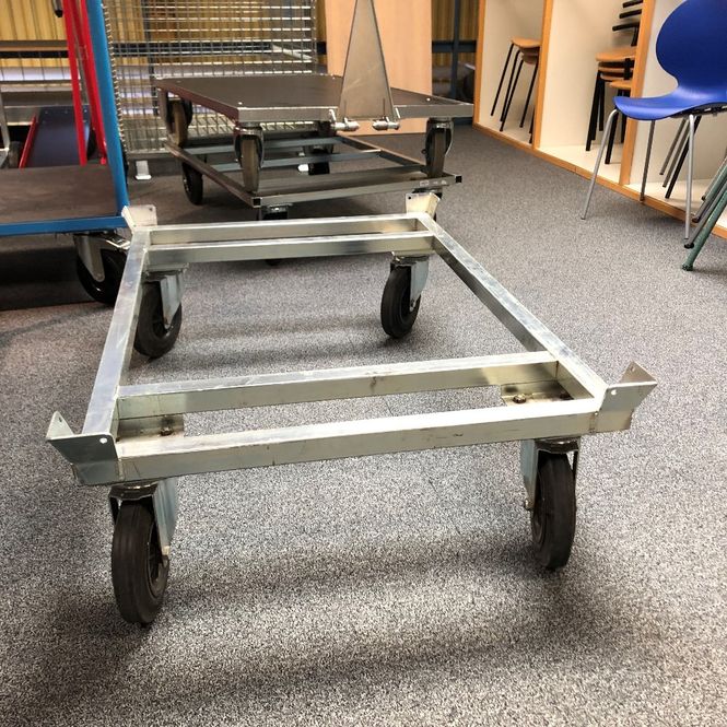 Huvudbild Pallvagn KM217-EP med pallstyrning